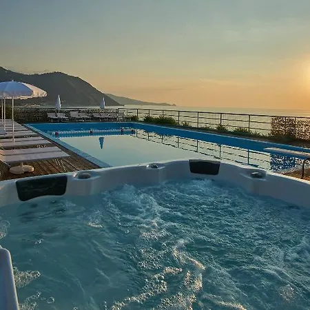 Caposkino Hotel Gioiosa Marea